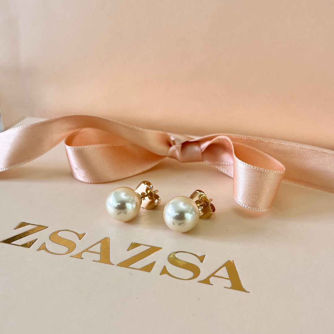 Cream Mallorca pearls gold plated studs