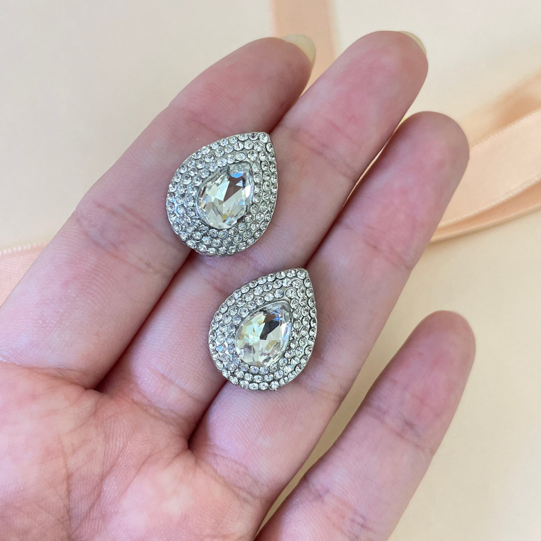 Teardrop studs earrings