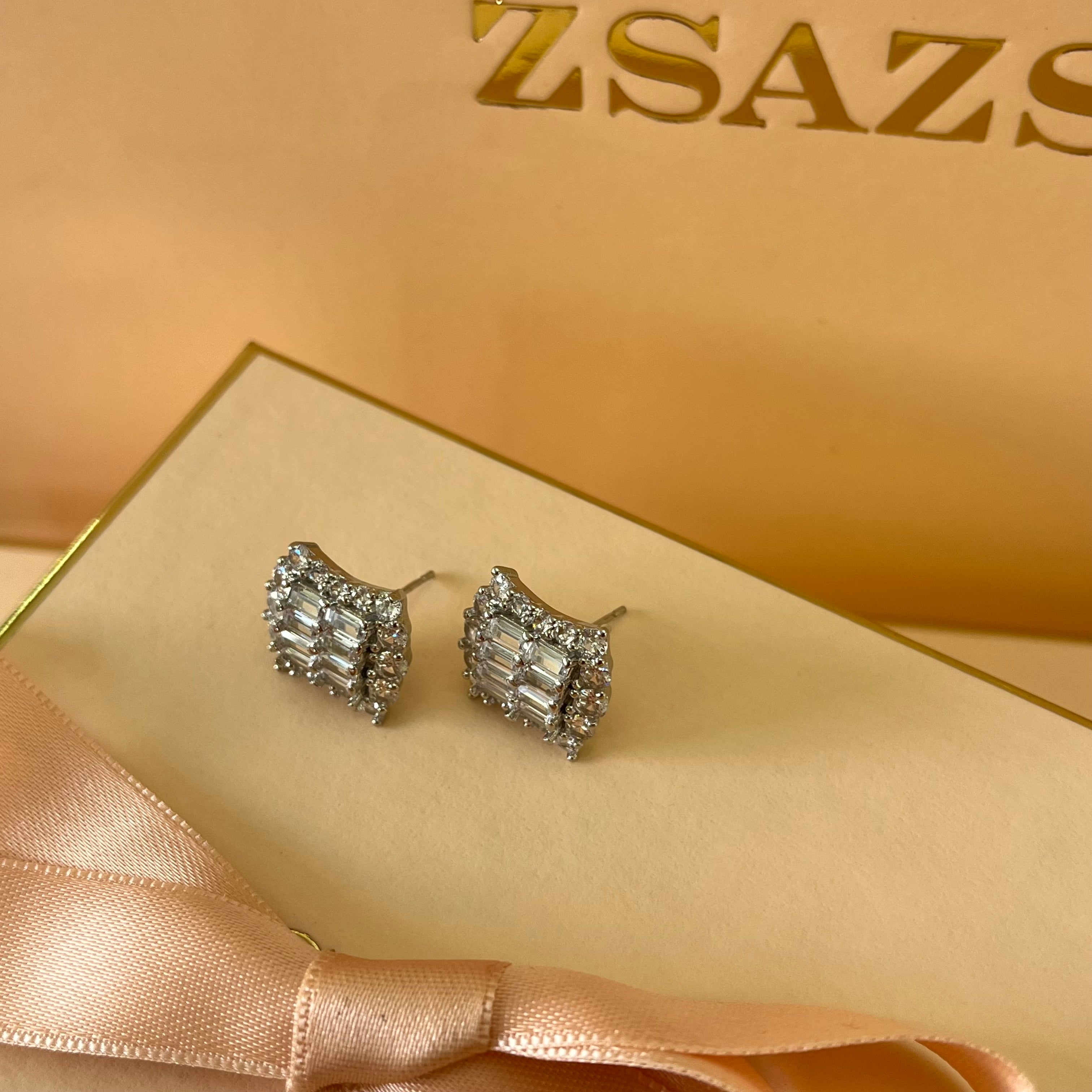 Silver zircone studs