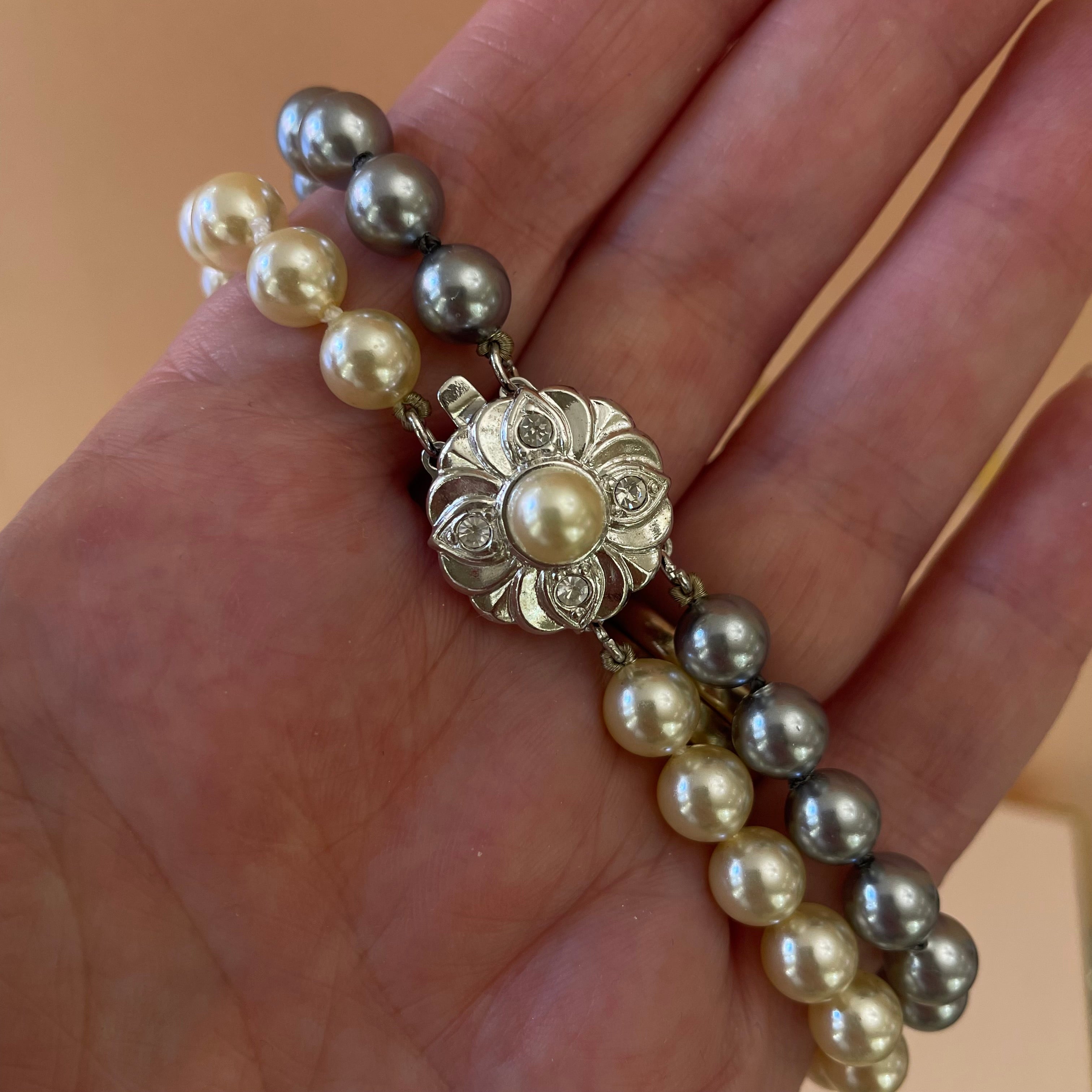 Grey & cream pearls bracelet