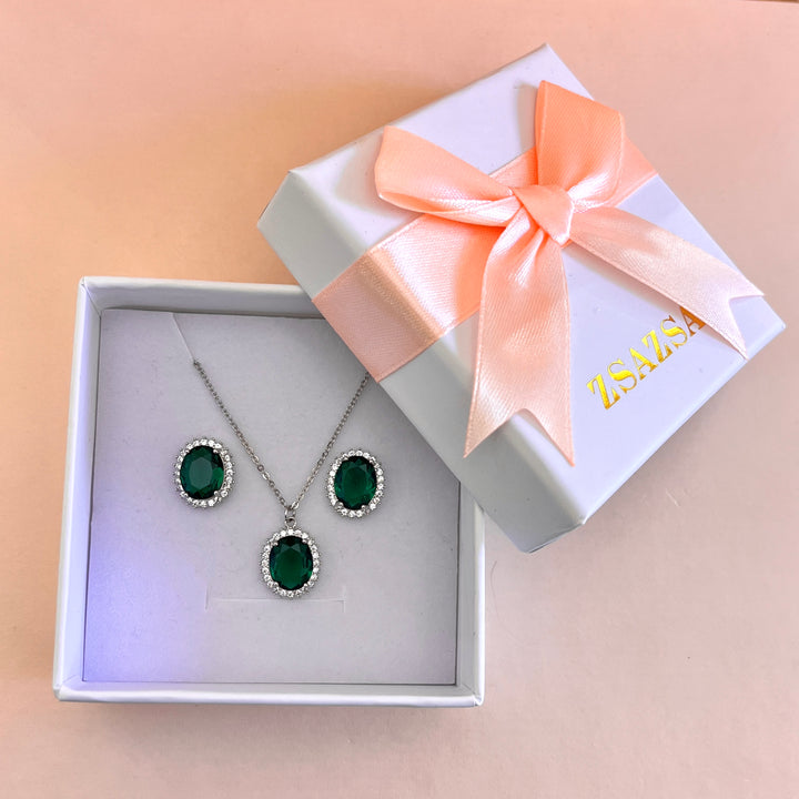Dark green oval zircone set