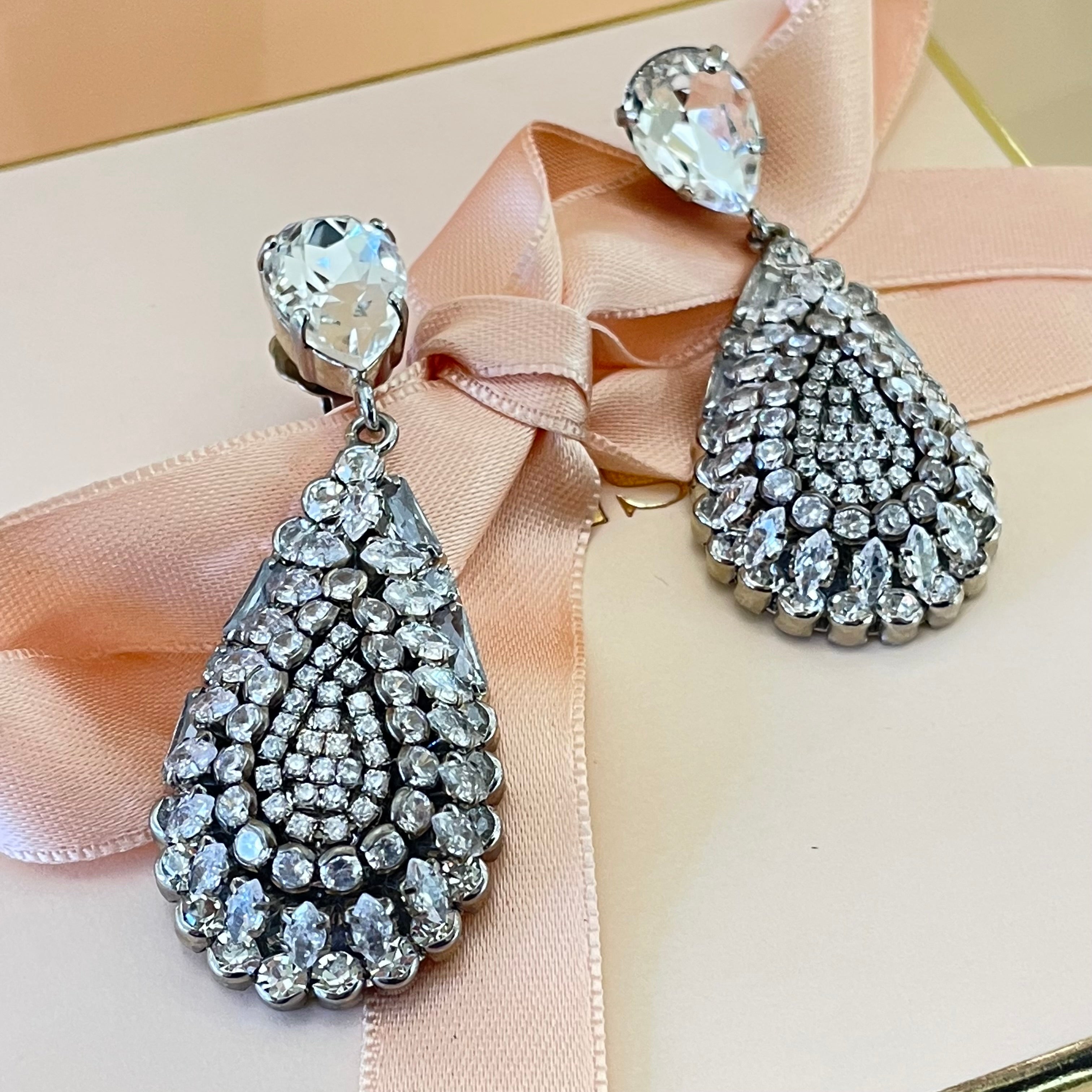 Stunning teardrop earrings