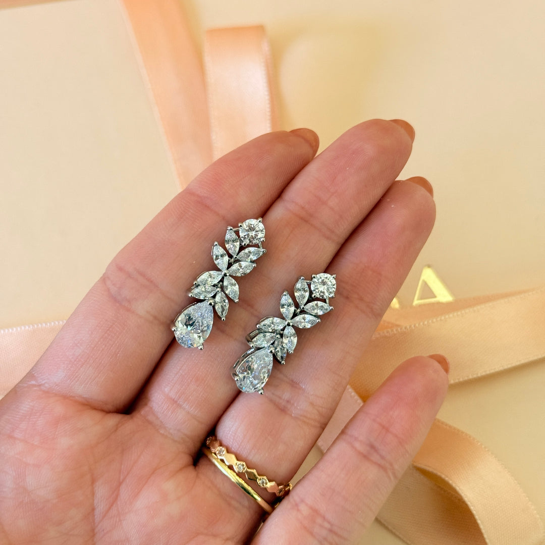 Teardrop and marquise zircone silver earrings