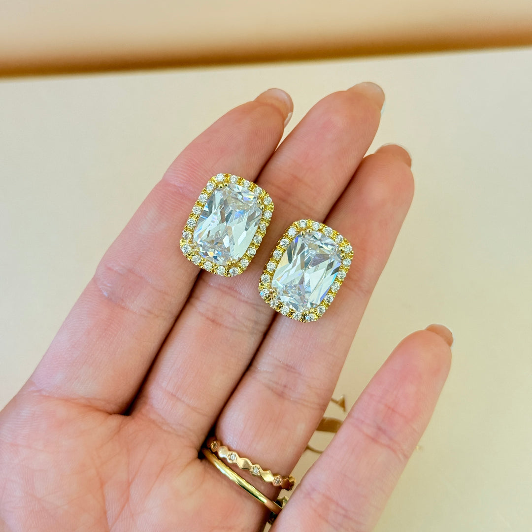 Rectangular zircone gold plated pendant set