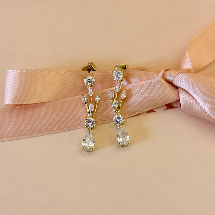 Teardrop and leaves zircone gold plated earrings and bracelet set