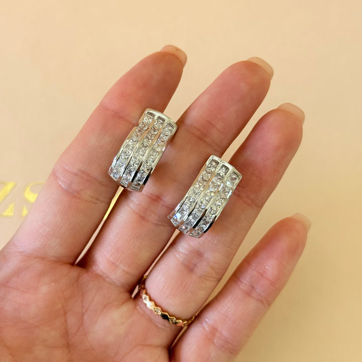 Curved zircone silver set