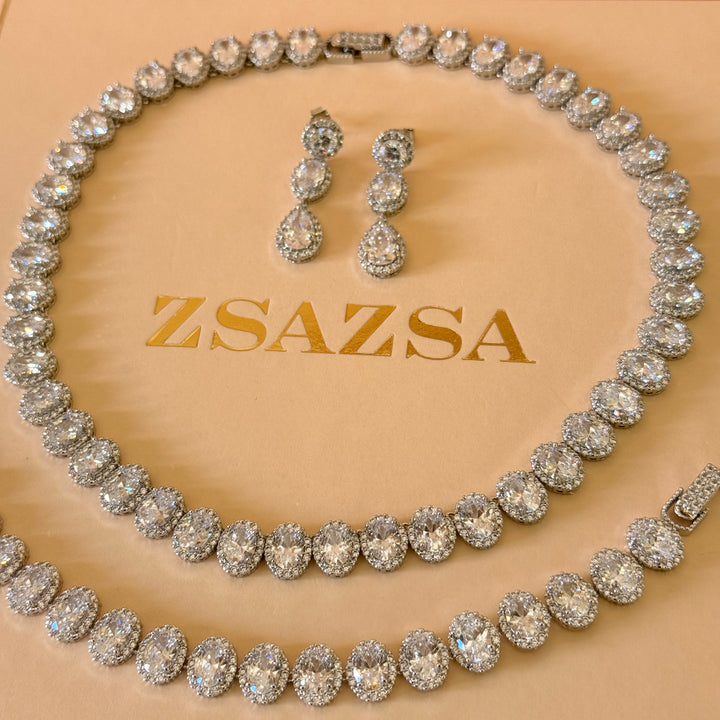 Oval and teardrop zircone silver set