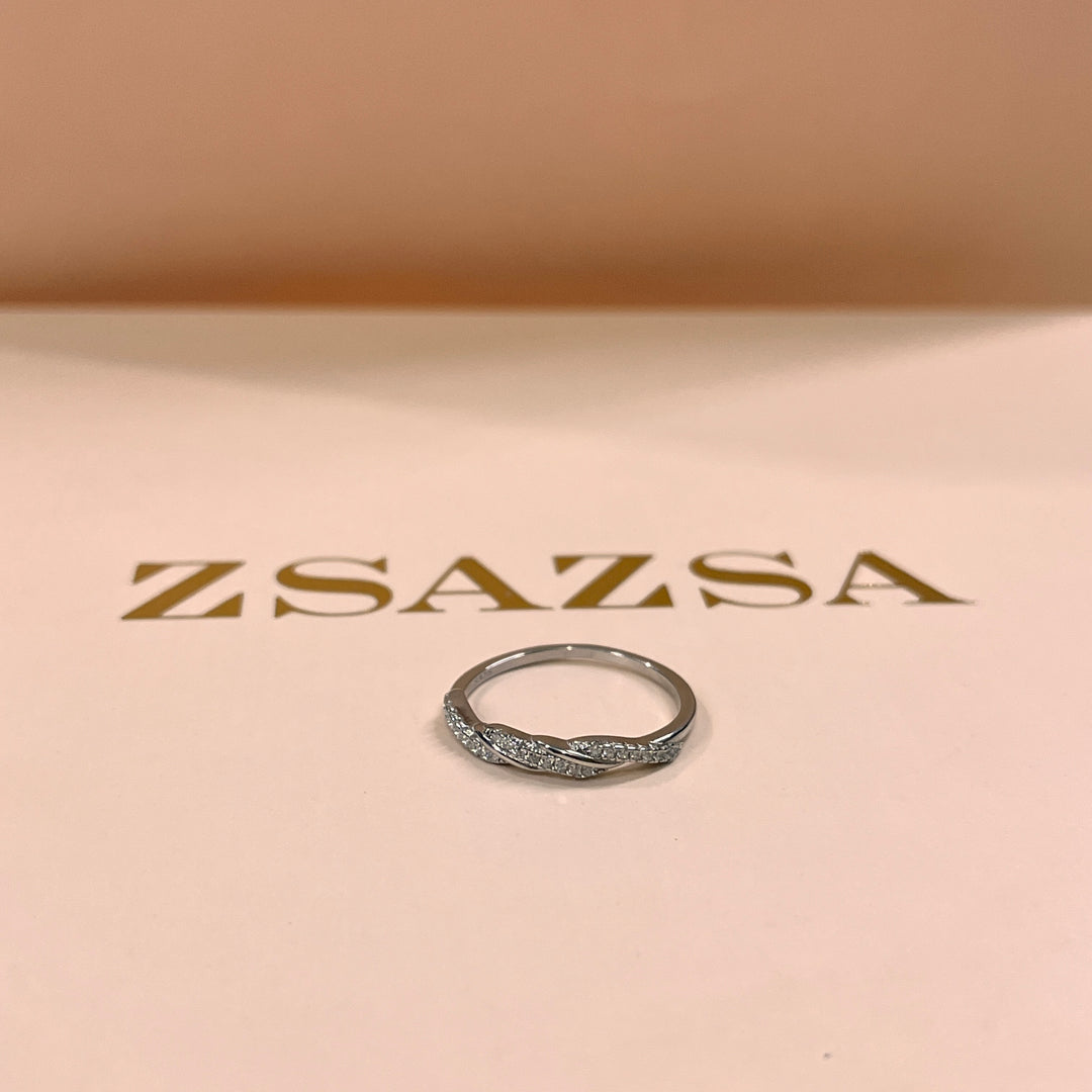 Zircone sterling silver twisted ring