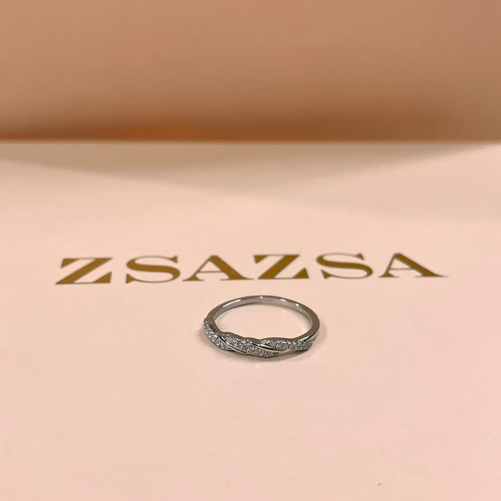 Zircone sterling silver twisted ring
