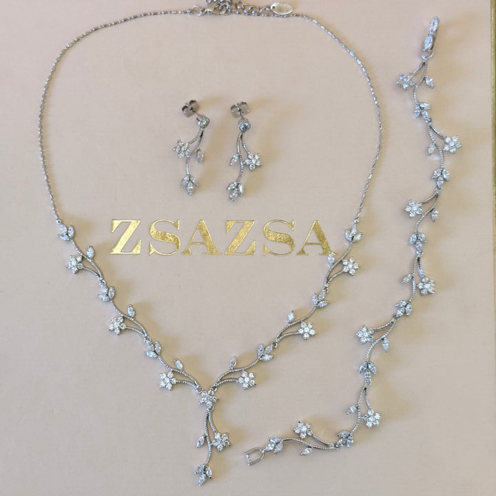 Flower and leaves zircone silver set