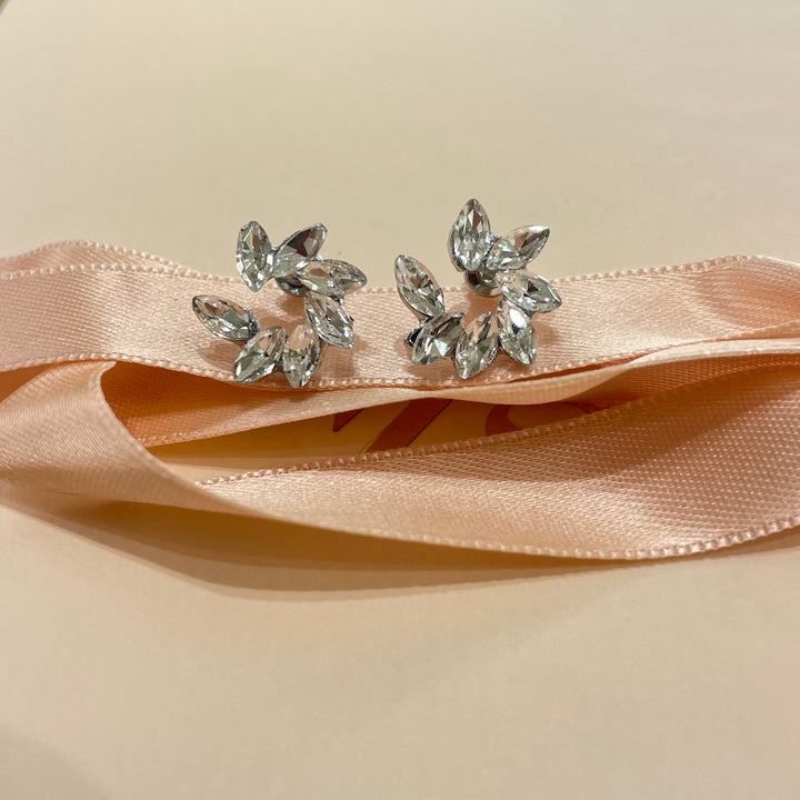Studs earrings