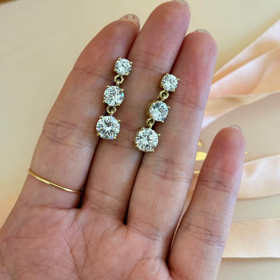 Dangling zircone gold plated earrings