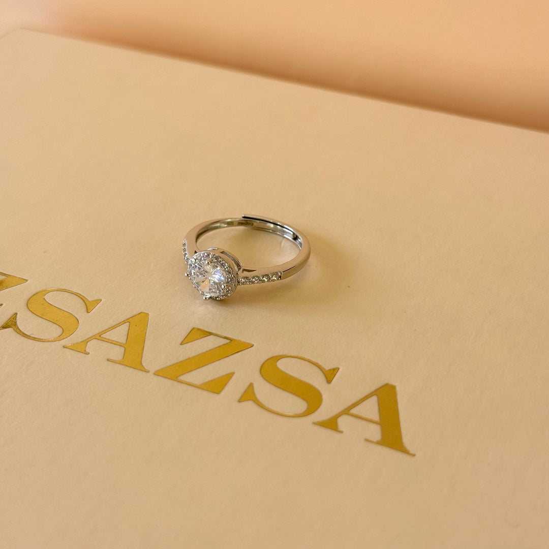 Dainty round sterling silver zircone pendant set