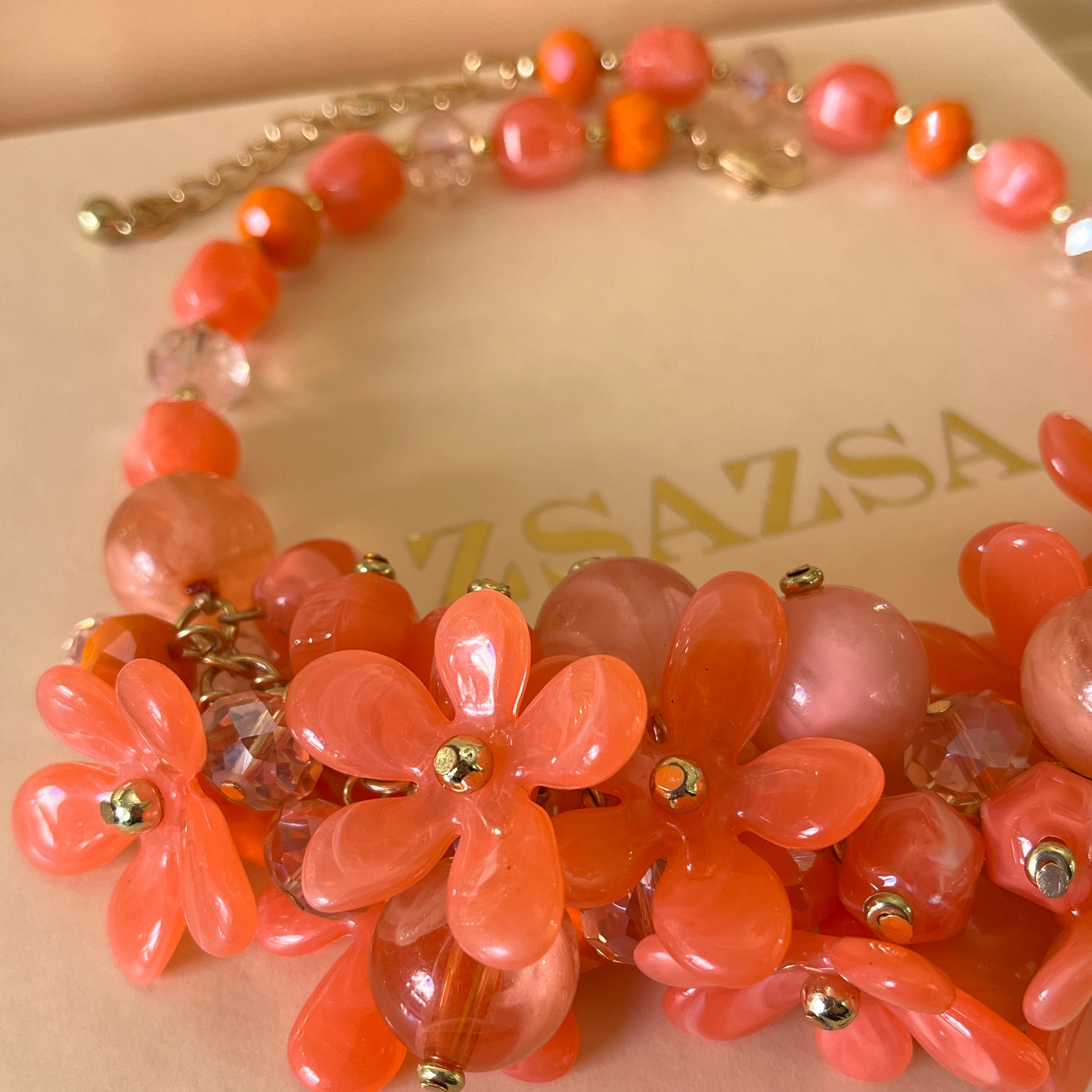 Flowers & balls necklace