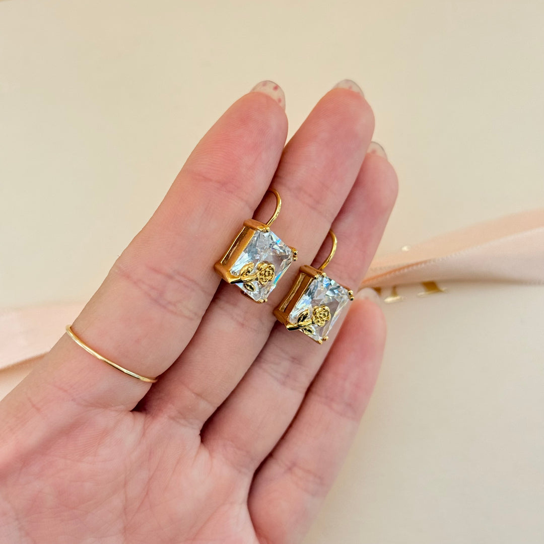 Square zircone gold plated hooks