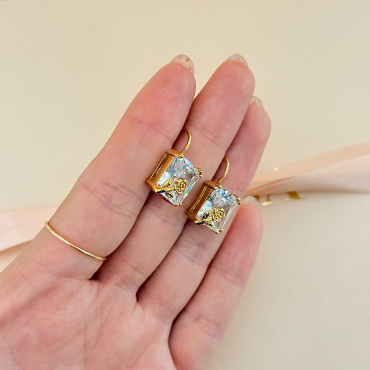 Square zircone gold plated hooks