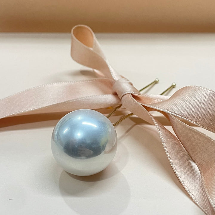 Simple pearl hair pin