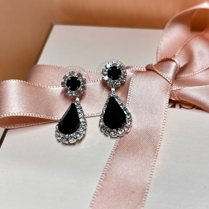 Teardrop black silver earrings