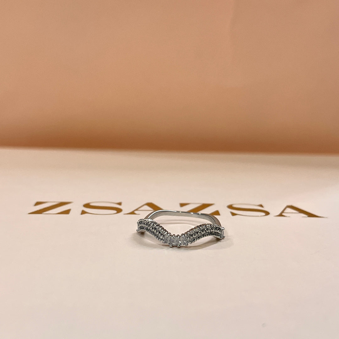 Zircone white gold plated curved ring