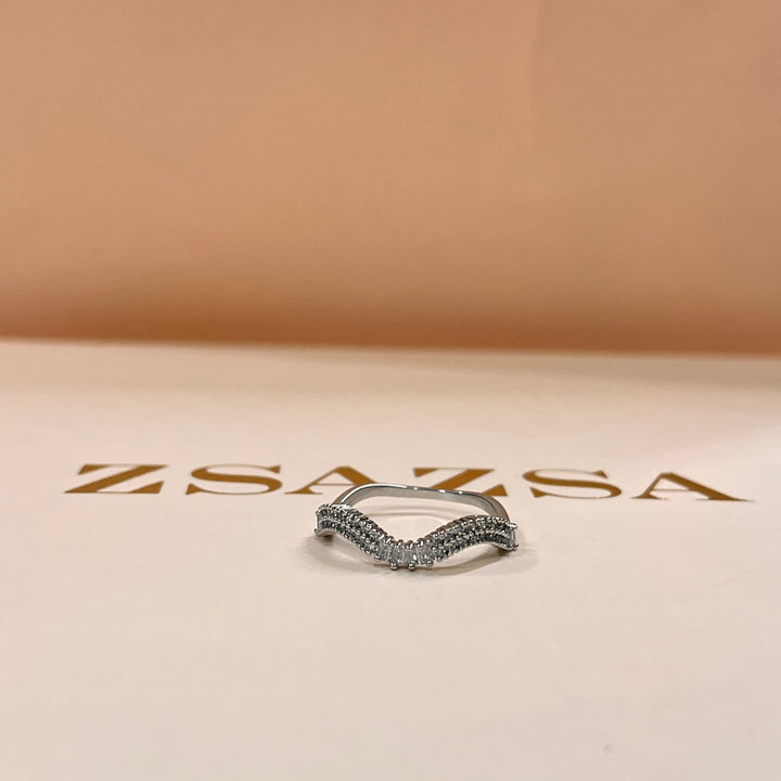 Zircone white gold plated curved ring