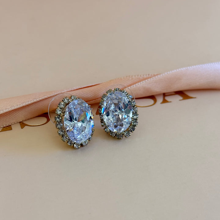 Oval zircone gold plated studs