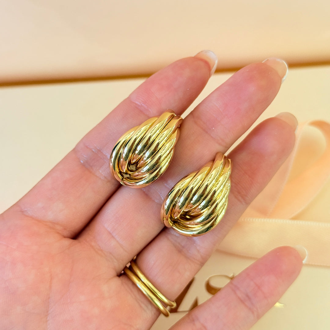 Plain Timeless gold plated clip on earrings