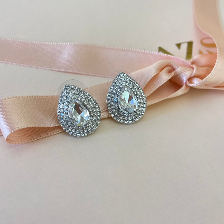 Teardrop studs earrings
