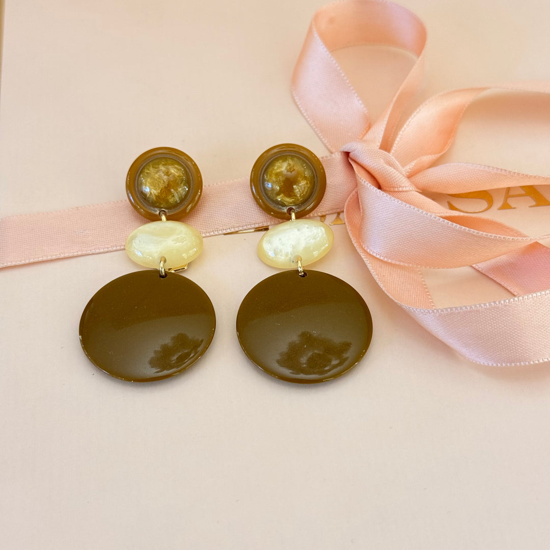 Casual bronze and cream gold plated earrings