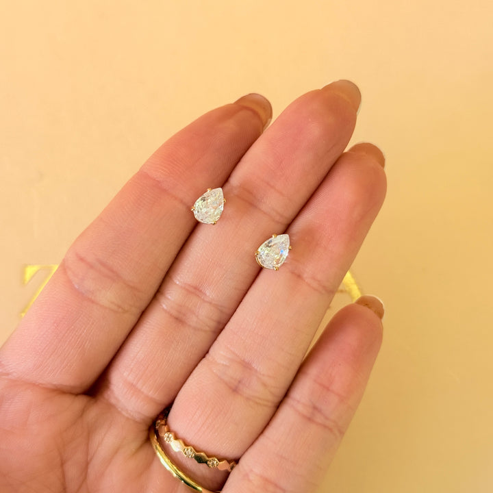 Dainty teardrop zircons gold plated set