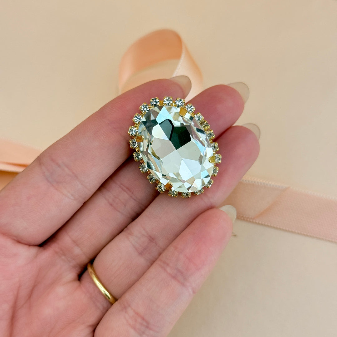 Oval preciosa crystals gold plated brooch