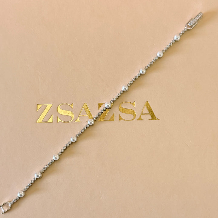 Dainty pearls and zircone silver bracelet