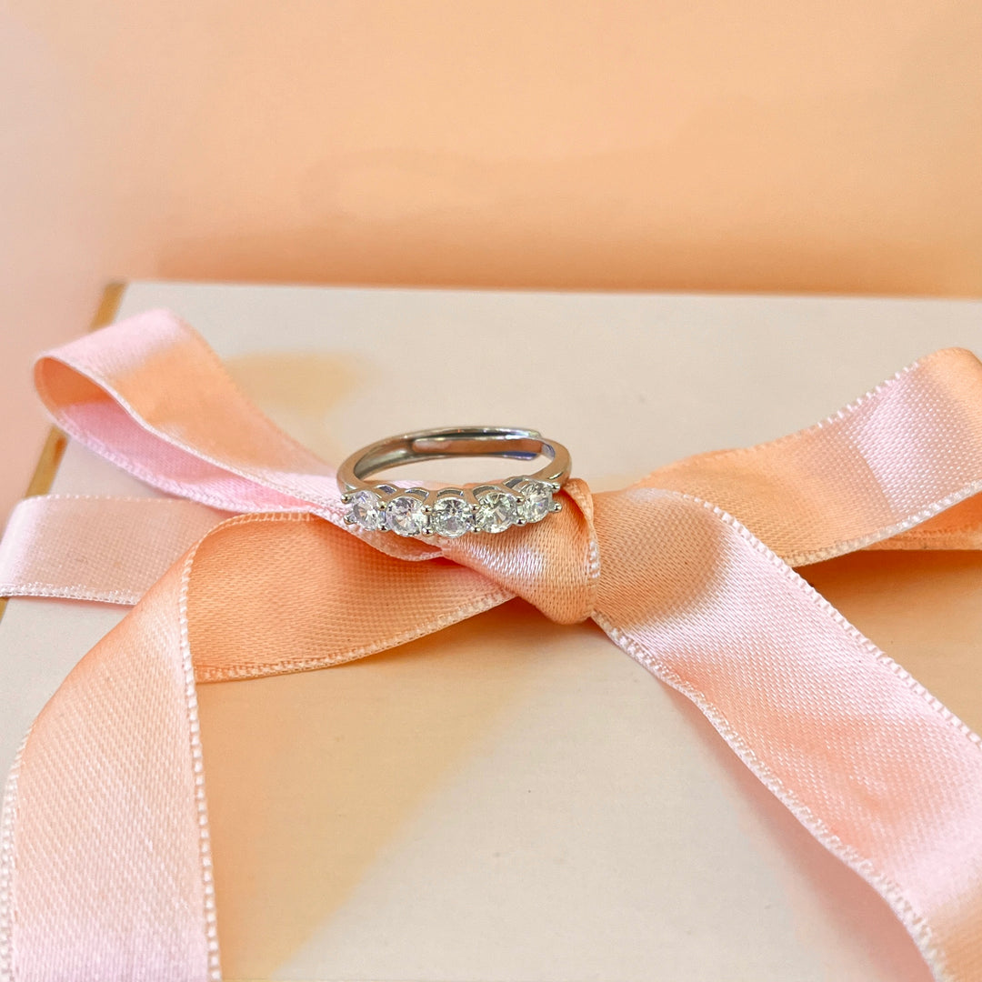 Zircone five stones sterling silver ring