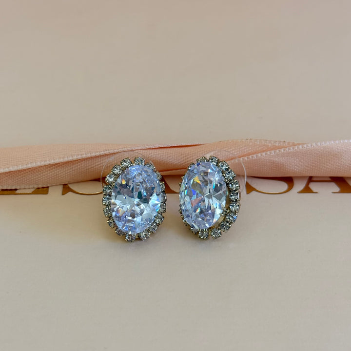 Oval zircone gold plated studs