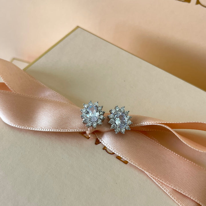 Flower zircone studs