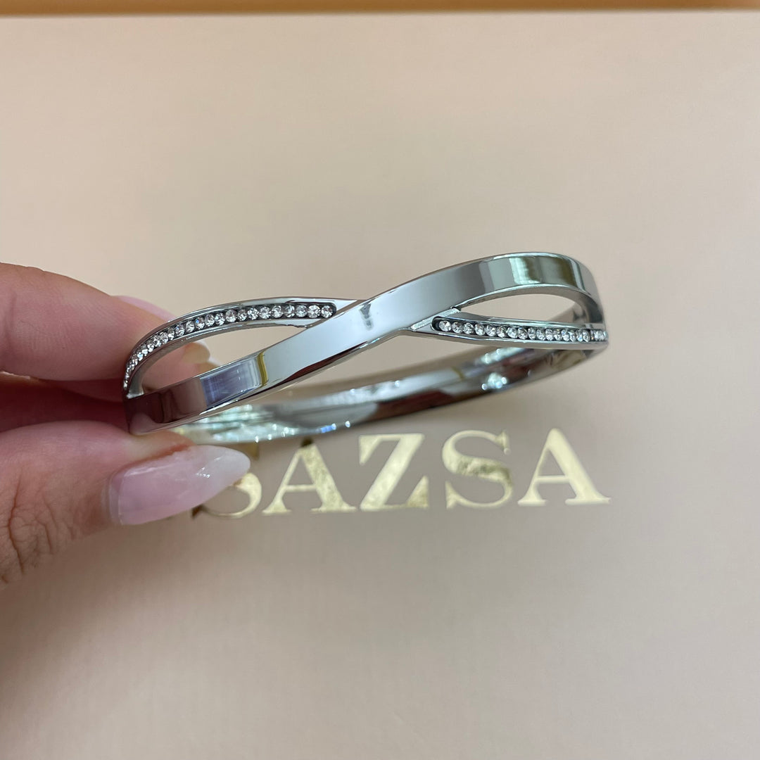Elegant bangle