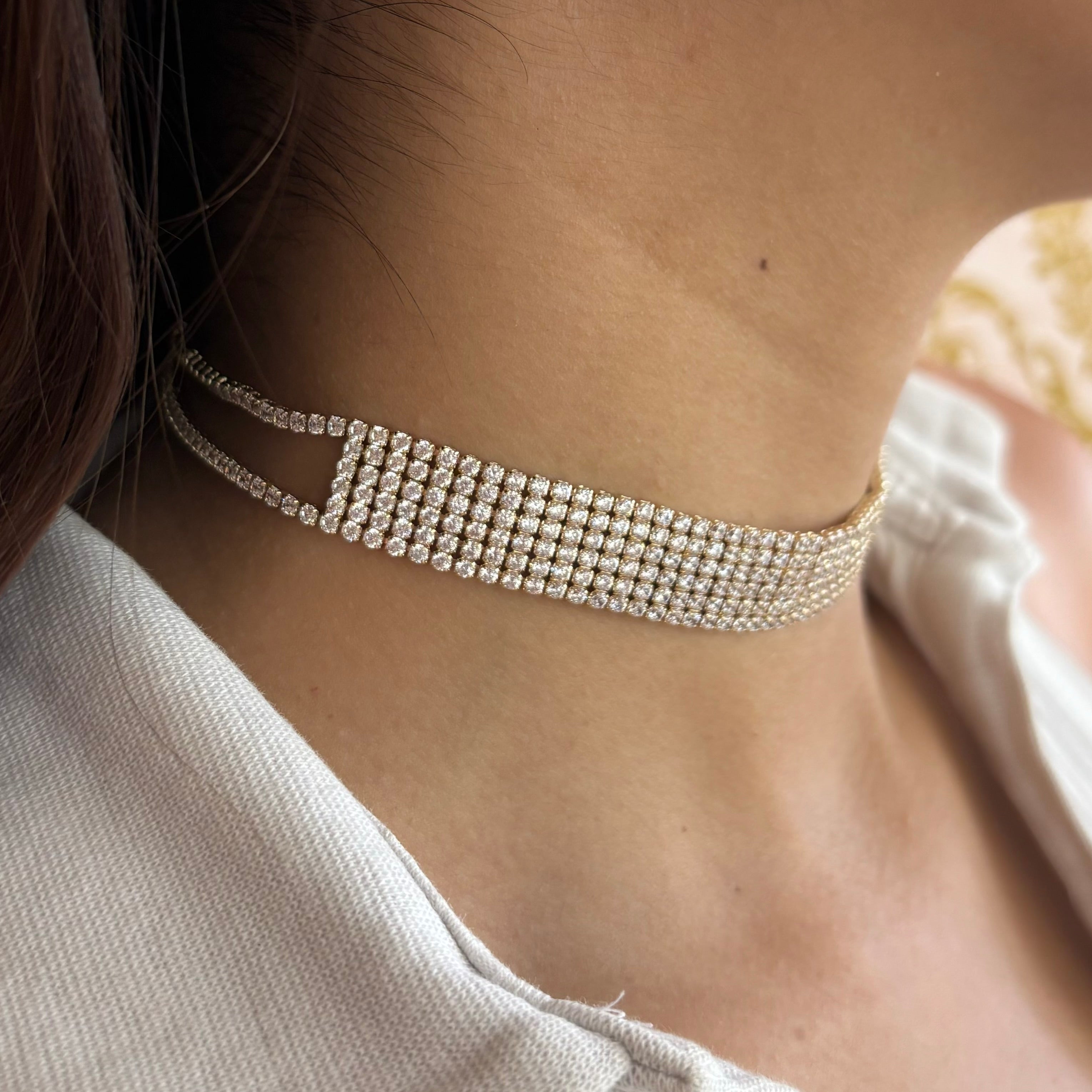 Elegant choker