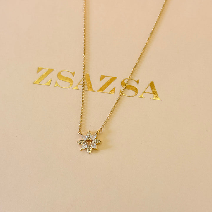 Zircone dainty flower gold plated pendant