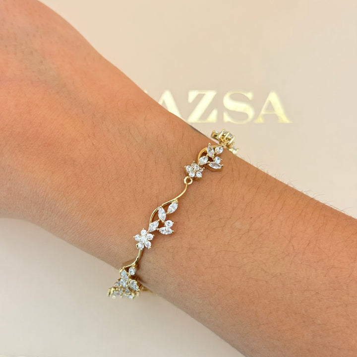 Teardrop and flower zircone gold plated set