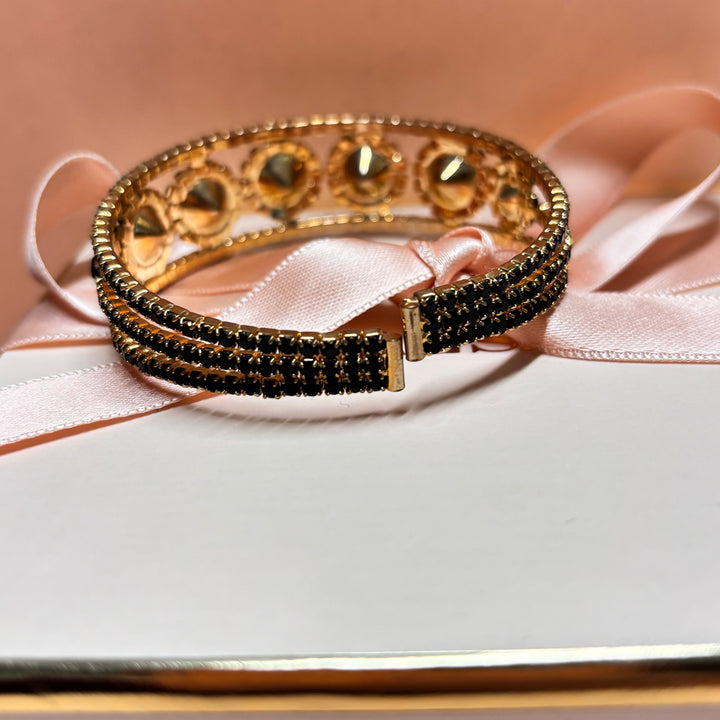Black gold flowers bangle