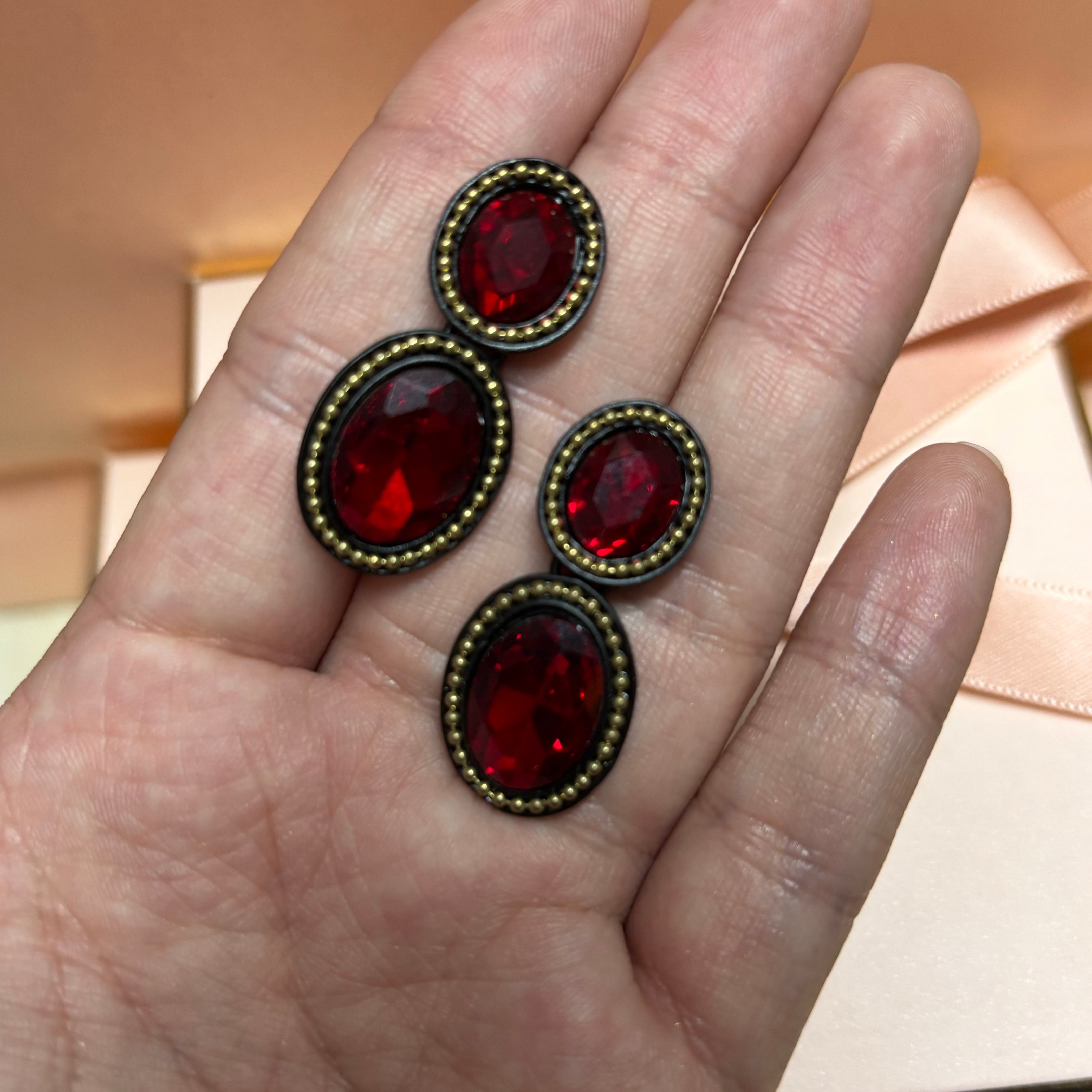 Doble oval dark red earrings