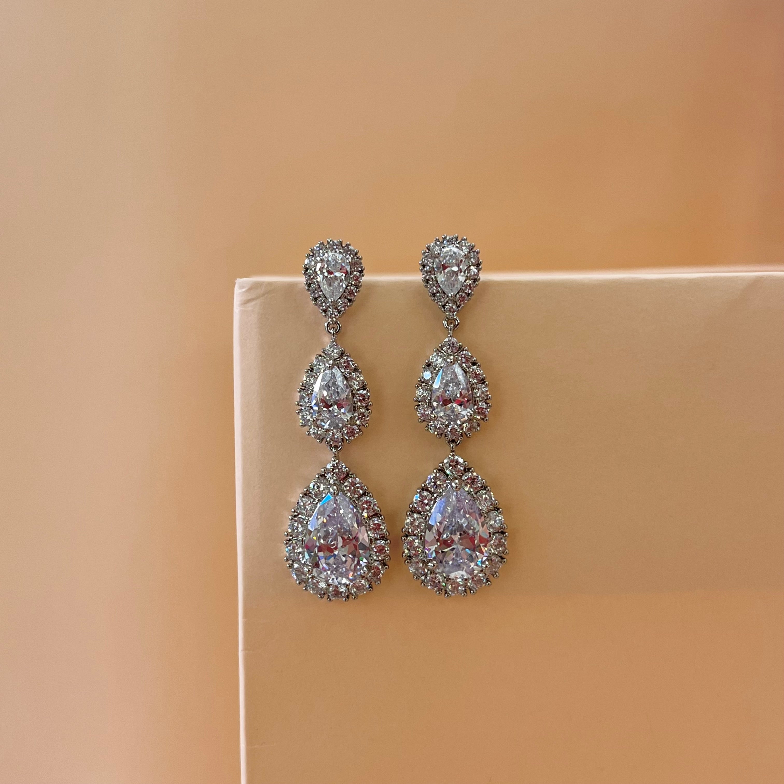 Silver zircone teardrop earrings