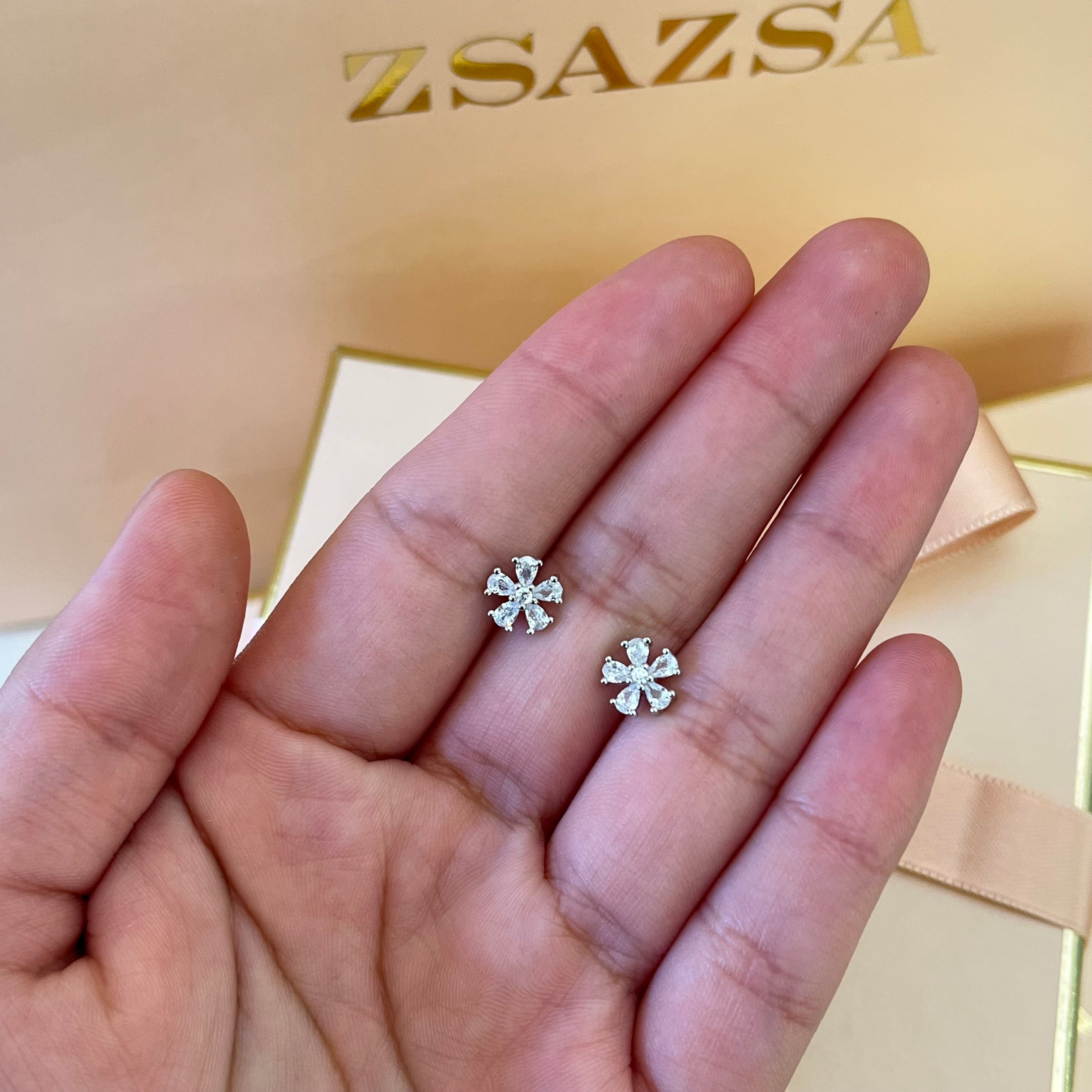 Zircone silver flower studs