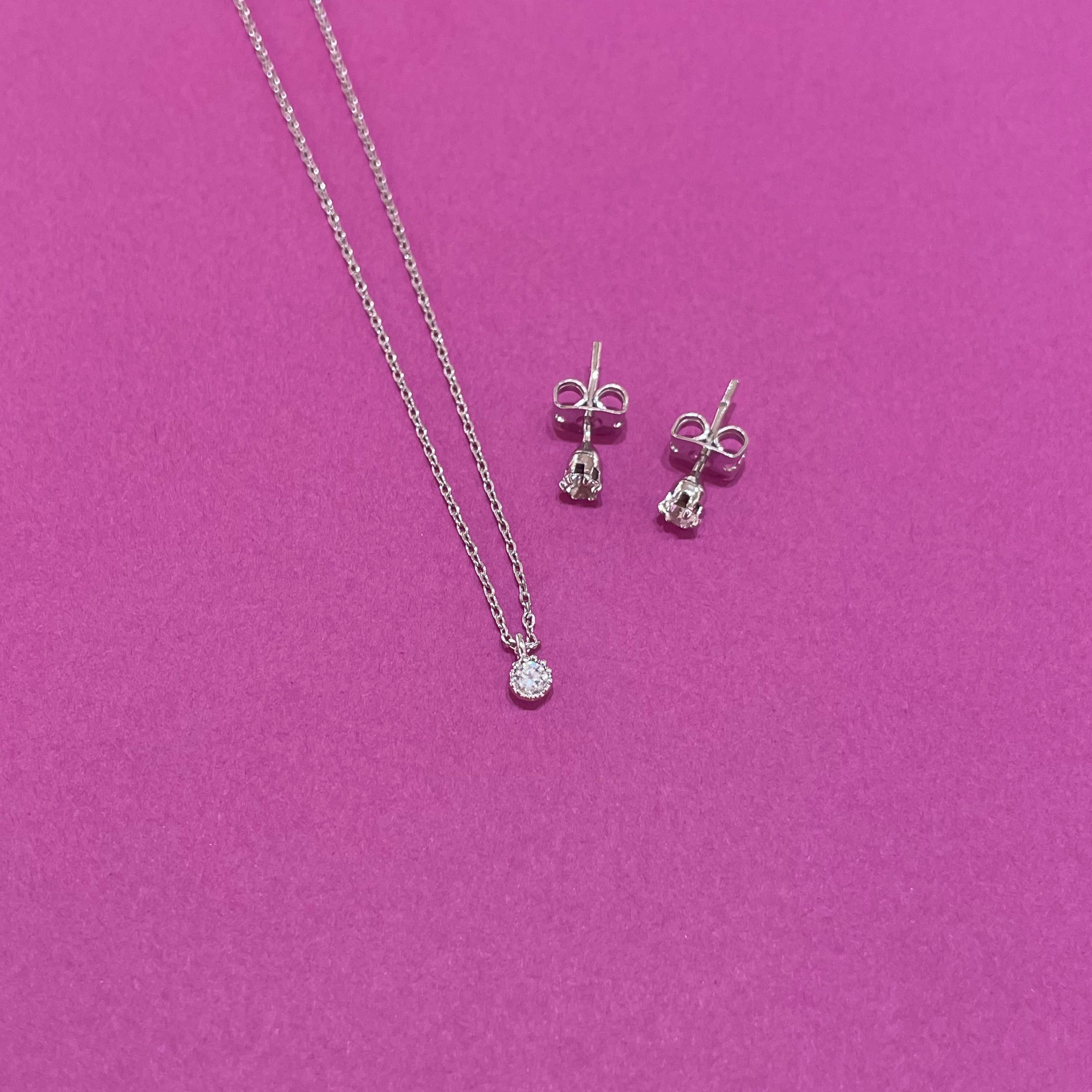 Pendant set