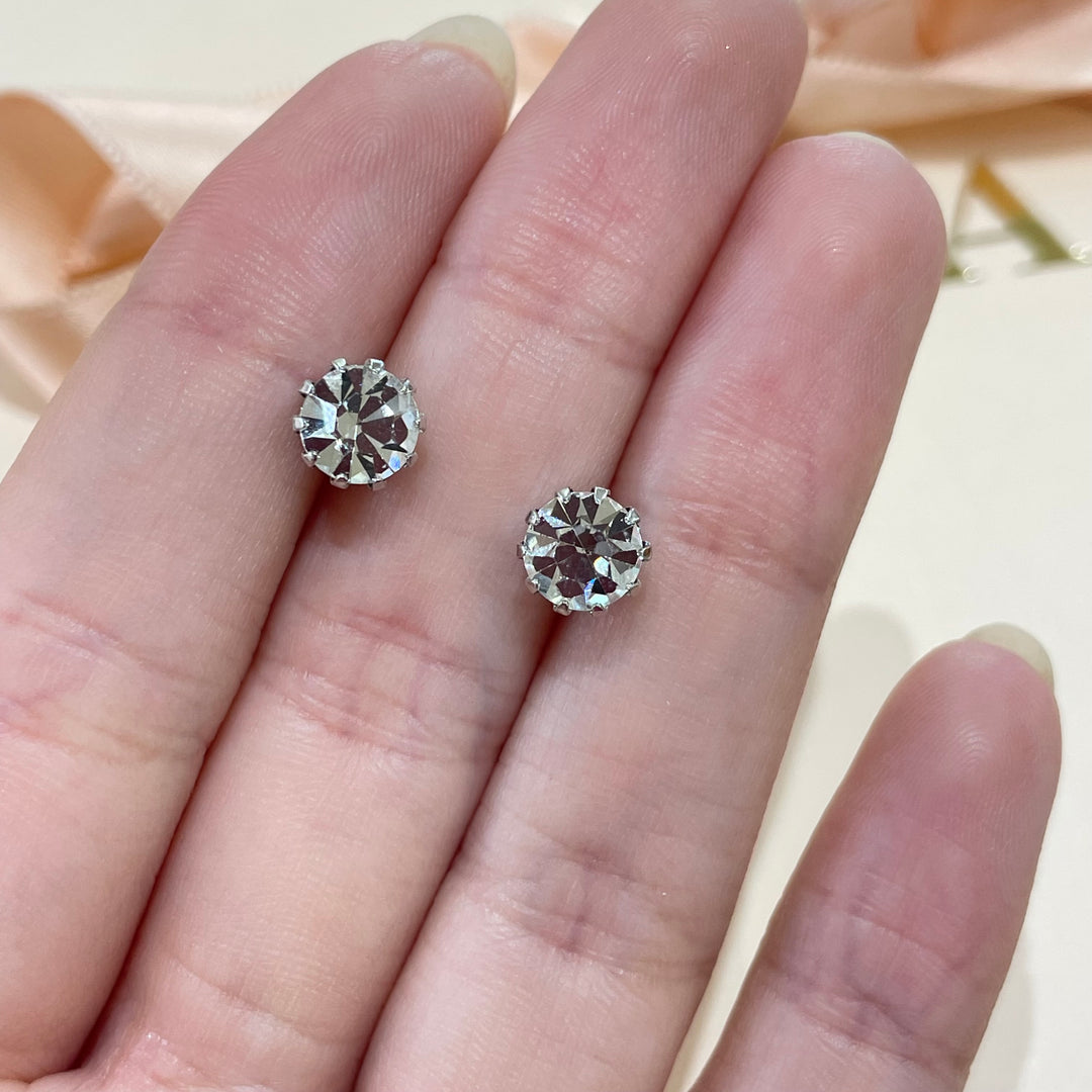 Solitaire earrings