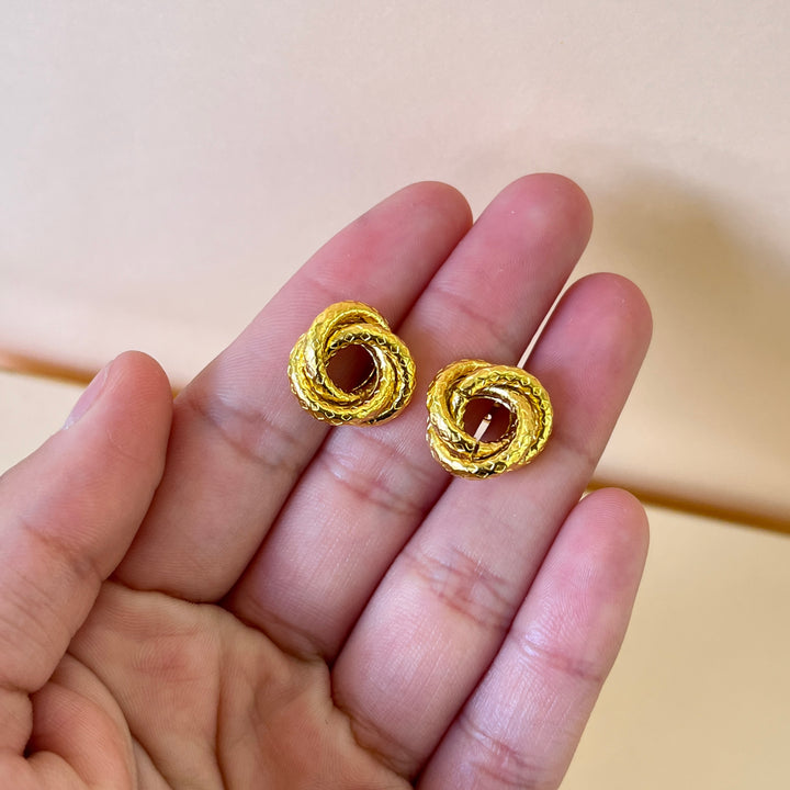 Elegant gold set