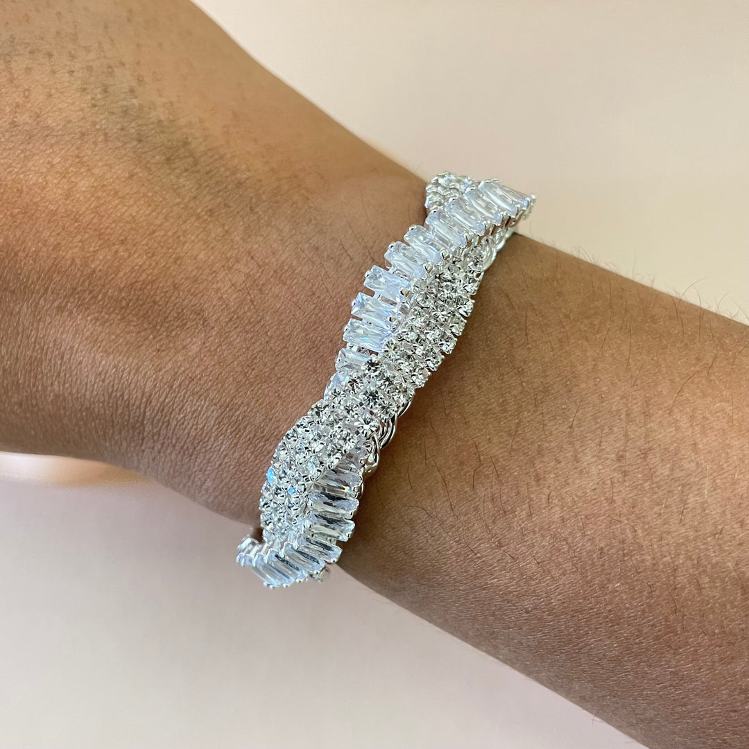 Elegant bangle