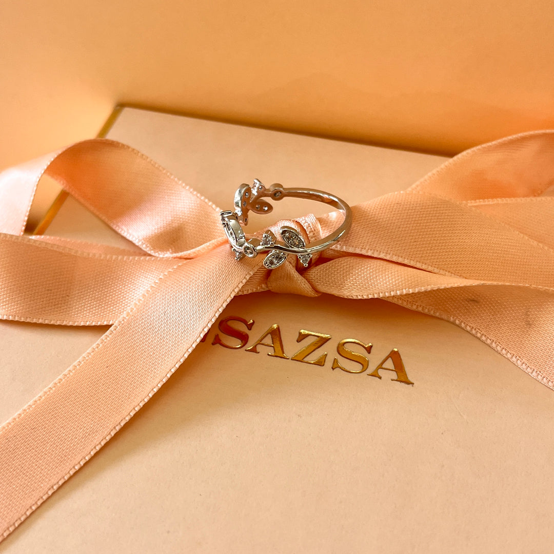 Zircone white gold plated leafy ring