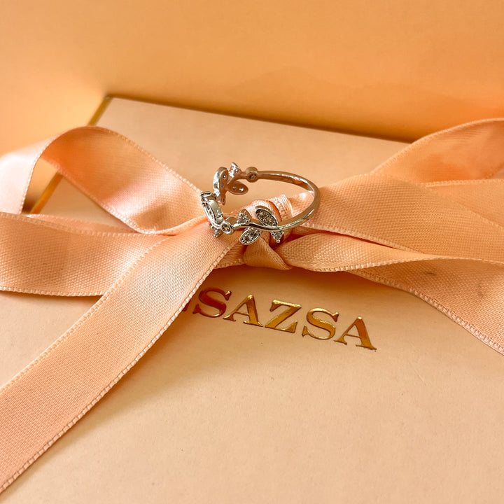 Zircone white gold plated leafy ring
