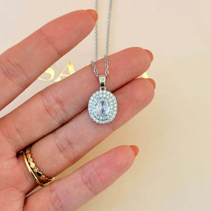 Oval zircone silver pendant