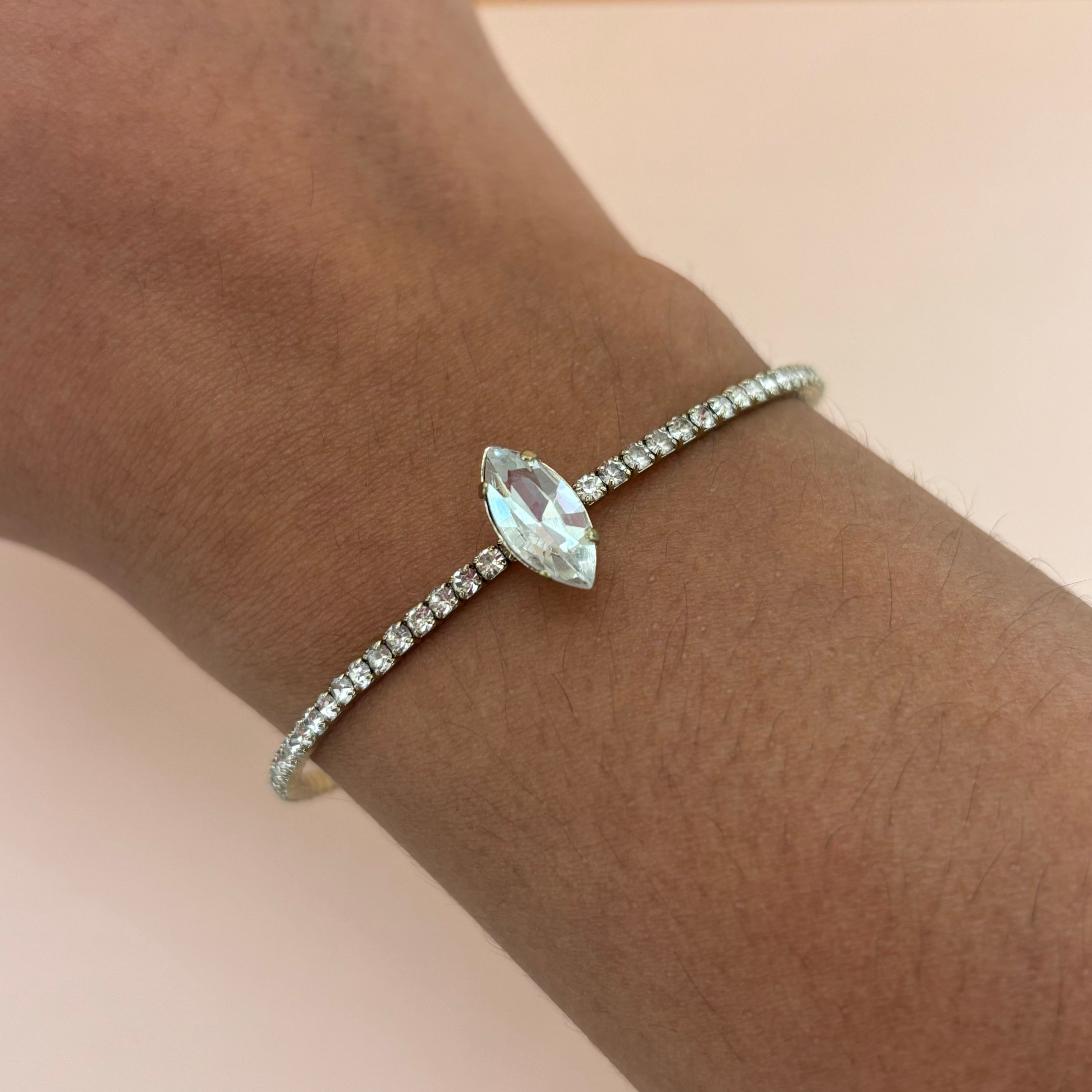 Dainty bangle